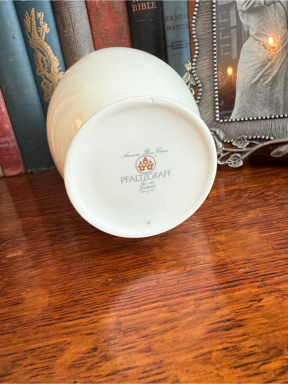 Pfaltzgraff Cream Festive Floral Bone China Christmas Vase - Picture 7 of 13